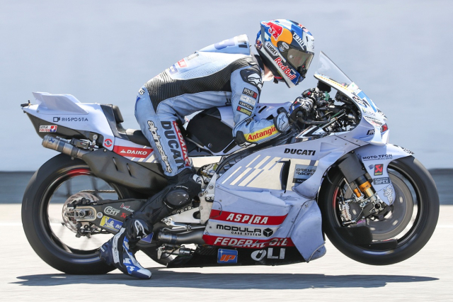 Alex Marquez va chia khoa de lat do Marc trong cuoc dua vo dich MotoGP 2025 - 4