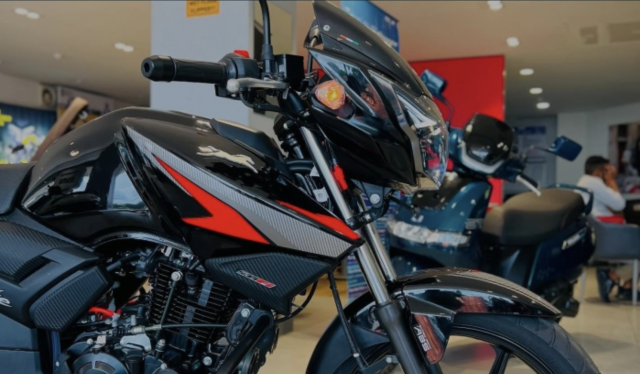 Apache RTR 160 2025 Xe con tay co ABS 2 kenh ket noi dien thoai 3 che do lai gia chi 35 trieu VND