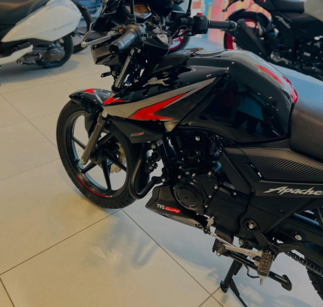 Apache RTR 160 2025 Xe con tay co ABS 2 kenh ket noi dien thoai 3 che do lai gia chi 35 trieu VND - 6
