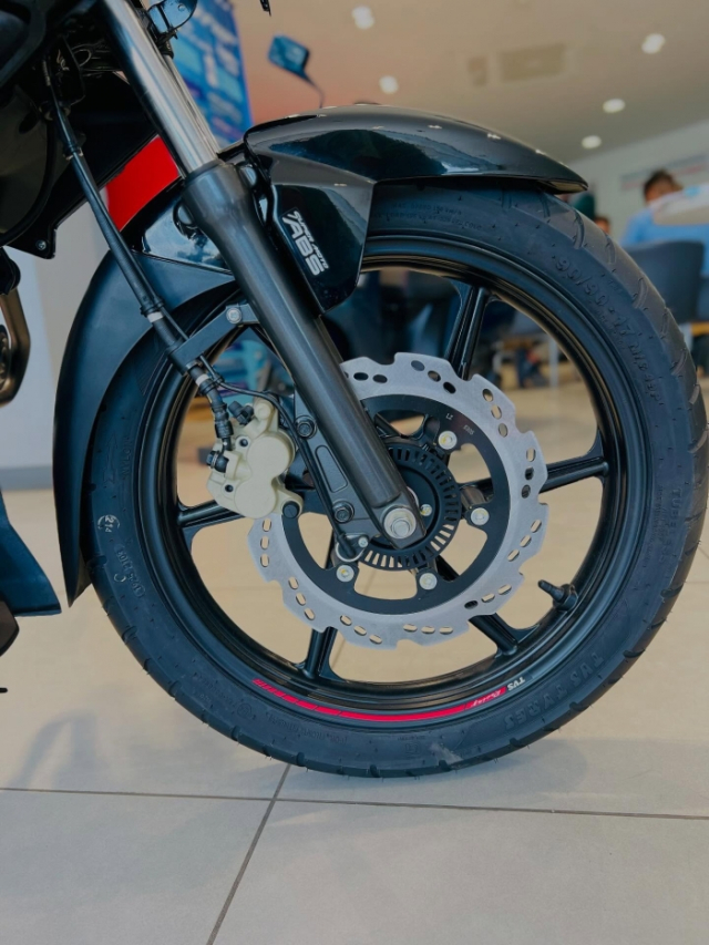 Apache RTR 160 2025 Xe con tay co ABS 2 kenh ket noi dien thoai 3 che do lai gia chi 35 trieu VND - 8