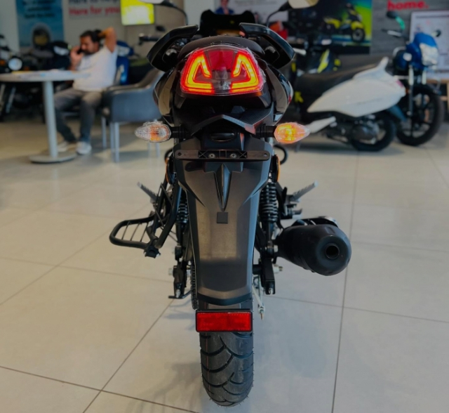 Apache RTR 160 2025 Xe con tay co ABS 2 kenh ket noi dien thoai 3 che do lai gia chi 35 trieu VND - 10