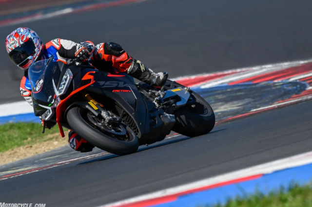 Aprilia RSV4 Factory 1100 2026 dinh cao suc manh va su tinh te tren hai banh xe - 19