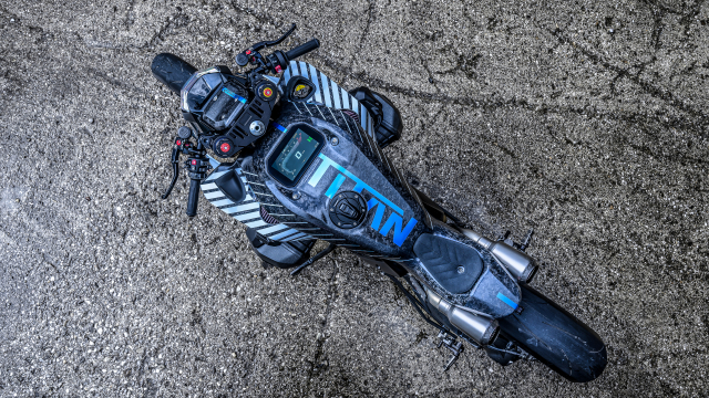 Ban do BMW R1300R Titan Khi dam me toc do duoc tu do sang tao - 5