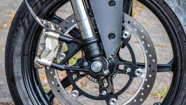 Fantic Stealth 125 mau Nakedbike co nho voi kieu dang la nhieu trang bi rat Au nhung gia cao - 6