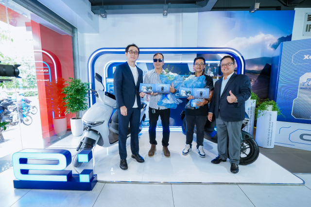 Honda ban giao xe dien CUV e cho nhung khach hang thue xe dau tien tai TPHCM - 14