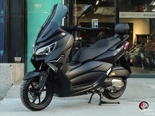 Kham pha Xun 150 Doi thu nang ky cua Honda PCX 160 co gia ban cuc re chi tu 38 trieu Dong - 4