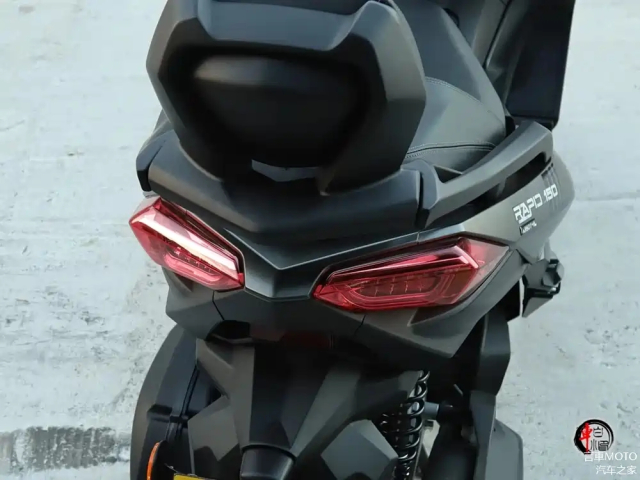 Kham pha Xun 150 Doi thu nang ky cua Honda PCX 160 co gia ban cuc re chi tu 38 trieu Dong - 10