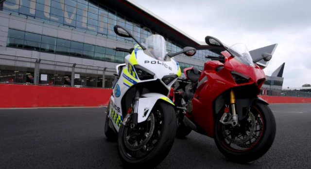 Khi sieu pham Y Panigale V4S khoac ao nghia vu vi cong dong - 4