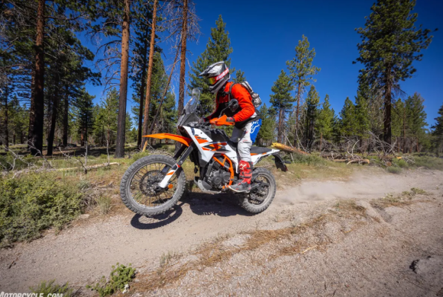KTM 390 Adventure R 2025 Phan khoi nho nhung suc manh chang nho chut nao - 4
