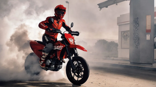 KTM 690 va Husqvarna 701 chuan bi tro lai ban cap nhat 2026 he lo nhung thay doi dang chu y - 4