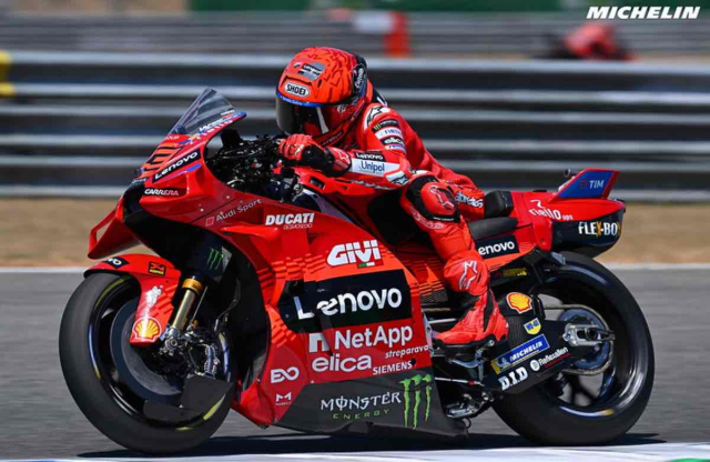 Marc Marquez va bi quyet ky thuat dac biet dieu ma ngay ca Rossi cung khong lam duoc - 4