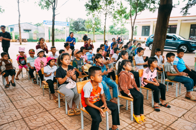 Mot loi hua nho Mot cong trinh lon cho nhung nu cuoi tre tho tai Truong Tieu hoc Ea Bong - 15