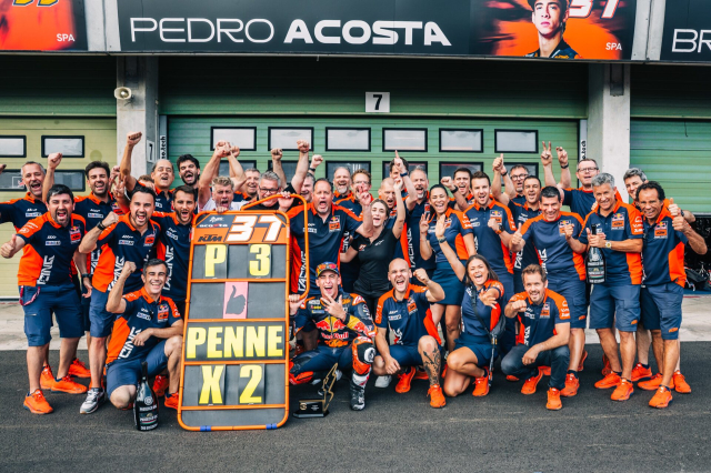 Nua Mua MotoGP 2025 Ai vung tay lai Ai cho cua chuyen nhuong - 8