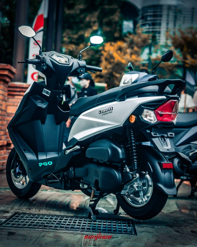 PGO isavR Power 125 mau xe tay ga hoan toan moi voi dong co lai day thu vi - 5