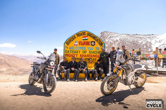 Royal Enfield Himalayan sap ra lo San sang cho hanh trinh lon ca voi xang lan dien - 5