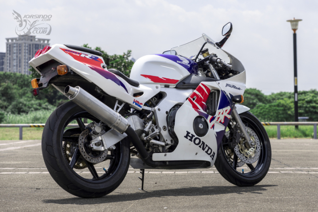 Soi ve qua khu Kham pha dong co Honda CBR250RR MC22 hon 20000 vongphut tuong duong xe dua F1 - 4