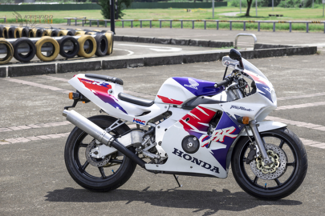 Soi ve qua khu Kham pha dong co Honda CBR250RR MC22 hon 20000 vongphut tuong duong xe dua F1 - 10