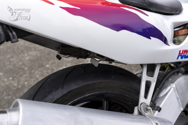Soi ve qua khu Kham pha dong co Honda CBR250RR MC22 hon 20000 vongphut tuong duong xe dua F1 - 17