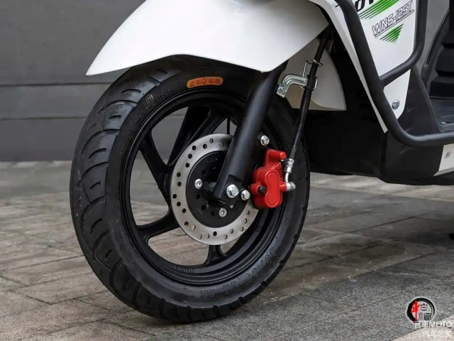 That kho tin den ca mene con lua Suzuki Avenis 125 cung co phien ban sao chep tai nuoc la - 10