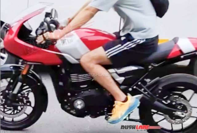 Triumph Thruxton 400 Chien binh cafe racer moi cho anh em me co dien hien dai