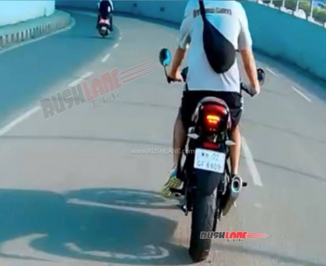 Triumph Thruxton 400 Chien binh cafe racer moi cho anh em me co dien hien dai - 4