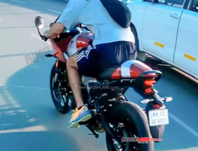 Triumph Thruxton 400 Chien binh cafe racer moi cho anh em me co dien hien dai - 5