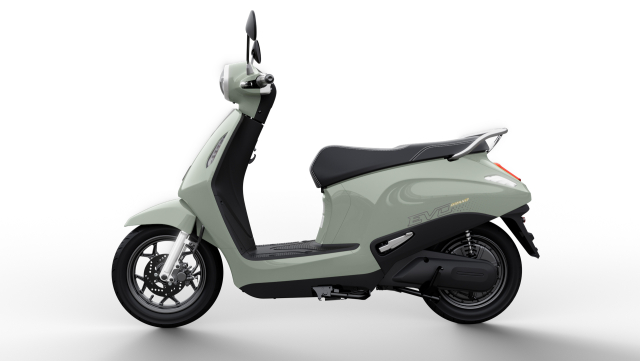 VinFast ra mat xe may dien Evo Grand voi pin co the thao roi va di duoc toi 262 kmlan sac - 4