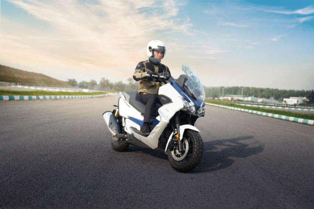 Xuat hien doi thu moi cua Honda ADV350 vua ra mat o Malay voi gia ban chi 128 trieu Dong - 8