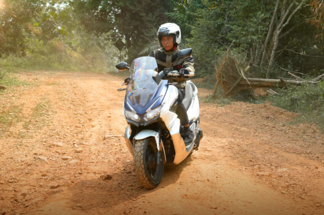 Xuat hien doi thu moi cua Honda ADV350 vua ra mat o Malay voi gia ban chi 128 trieu Dong - 12