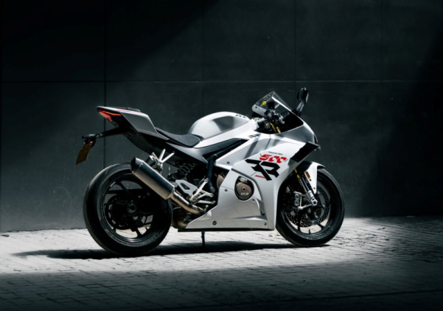 ZXMoto 500 RR Lan gio moi trong phan khuc Sportbike 4 xylanh tam trung - 12