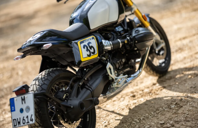 BMW R12 nineT Goi Tracker Khi tinh than flat track buoc xuong pho - 4