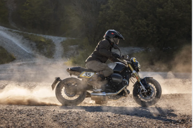 BMW R12 nineT Goi Tracker Khi tinh than flat track buoc xuong pho - 6