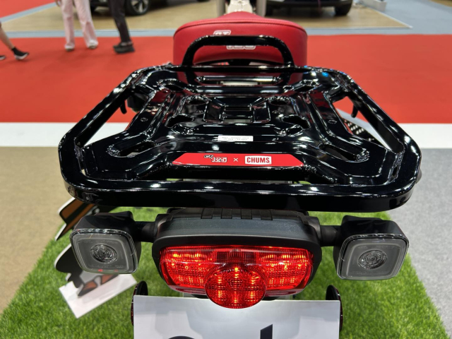 Can canh phien ban dac biet Honda CT125 CHUMS vua ra mat voi so luong gioi han chi 300 chiec - 7