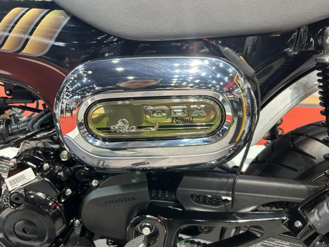 Chi tiet Honda DAX Royal Limited Edition vua ra mat tai Thai Lan voi gia ban khoang 66 trieu Dong