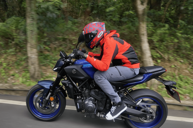 Danh gia Yamaha MT07 2025 Nguoi ban duong nang cap toan dien voi YAMT tu dong - 12
