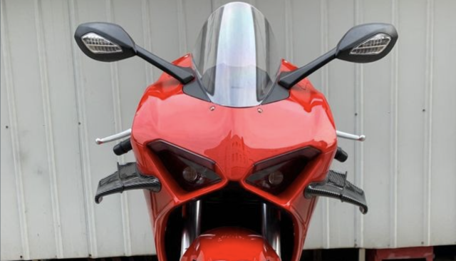 Dau dau voi chiec Ducati Panigale V4 phien ban Phake den tu Hercules