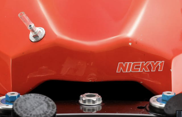 Ducati Desmosedici GP08 Bau vat gan lien voi huyen thoai Nicky Hayden sap len san dau gia - 17