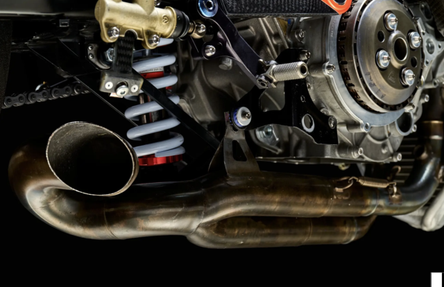 Ducati Desmosedici GP08 Bau vat gan lien voi huyen thoai Nicky Hayden sap len san dau gia - 21