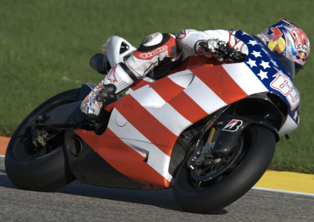 Ducati Desmosedici GP08 Bau vat gan lien voi huyen thoai Nicky Hayden sap len san dau gia - 24