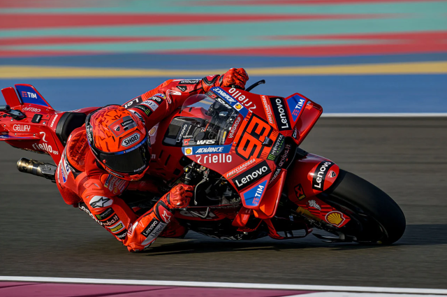 Ducati Panigale V4S phien ban Marc Marquez Pecco Bagnaia Giac mo trong tam tay anh em me MotoGP - 4
