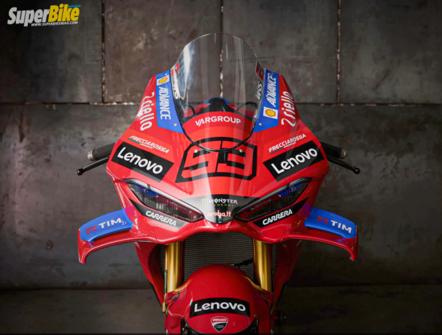 Ducati Panigale V4S phien ban Marc Marquez Pecco Bagnaia Giac mo trong tam tay anh em me MotoGP - 6