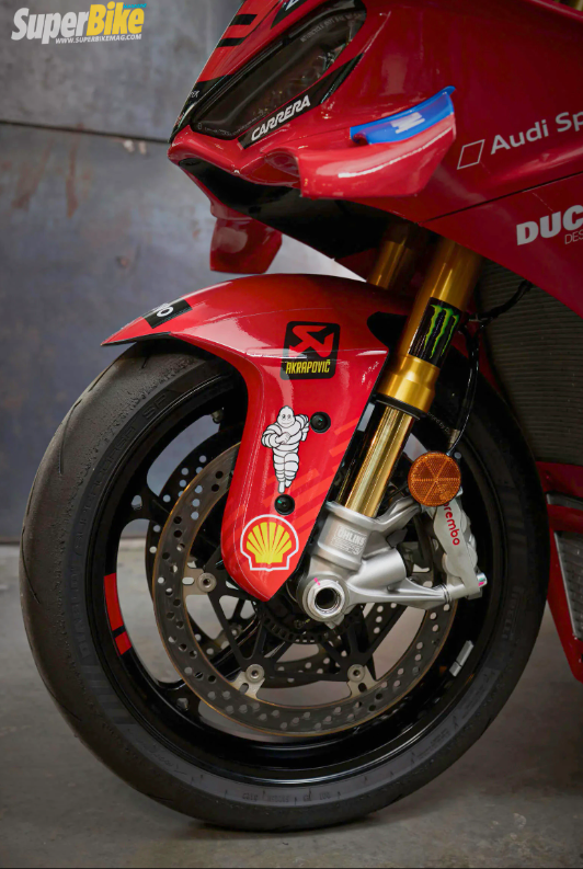 Ducati Panigale V4S phien ban Marc Marquez Pecco Bagnaia Giac mo trong tam tay anh em me MotoGP - 10