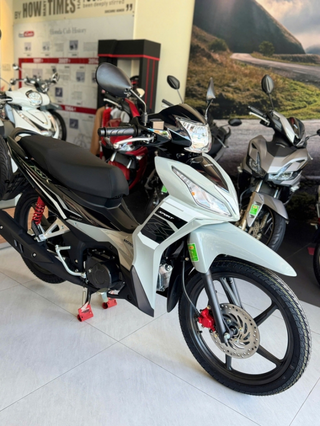 Hinh anh thuc te cua Honda Wave RSX FI 2026 vua ra mat o nuoc ta da co mat tai cac dai ly - 5