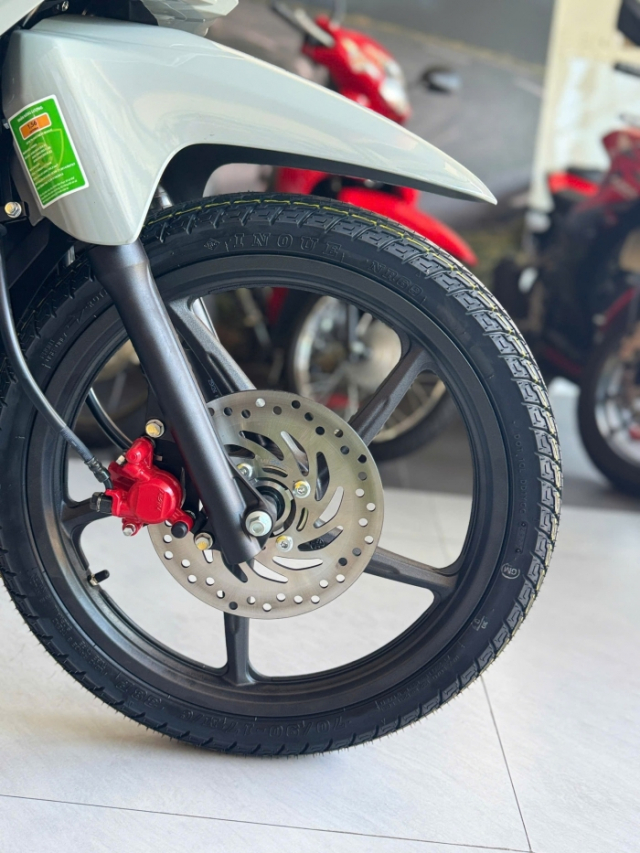 Hinh anh thuc te cua Honda Wave RSX FI 2026 vua ra mat o nuoc ta da co mat tai cac dai ly - 9