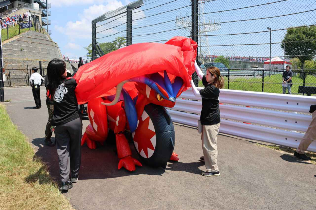 Honda Corridon Xe dien Pokemon tu dong lan banh tren duong dua Suzuka 8 Hours - 4