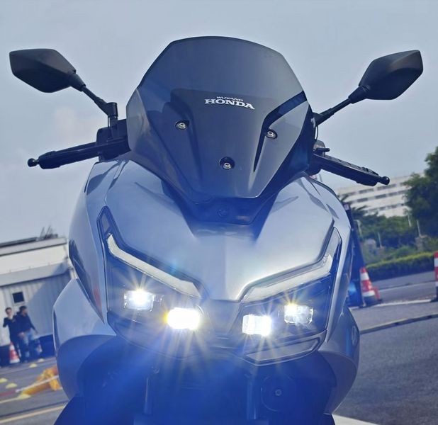 Honda NWT150 Phien ban PCX san phang vua duoc ra mat co ca Radar hanh trinh xin so - 10