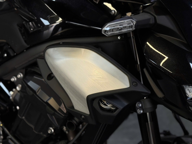 Kawasak Z900 ABS hoan toan moi trinh lang thi truong Viet voi gia ban 299 trieu Dong - 4