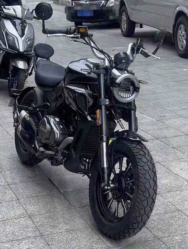 Kham pha Punk CVT190 mau xe mo to ham ho van hanh nhu mot chiec xe tay ga - 8