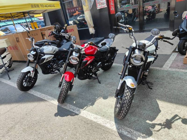 Kham pha Punk CVT190 mau xe mo to ham ho van hanh nhu mot chiec xe tay ga - 10