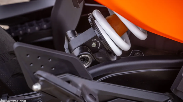 KTM 390 SMC R 2025 Khi niem vui lai xe khong can den tui tien day - 6